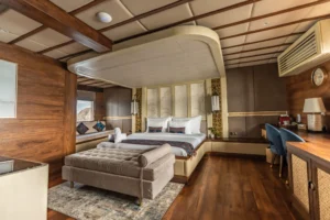 Interior of the Columbus Commodore Suite on the main deck of The Maj Oceanic