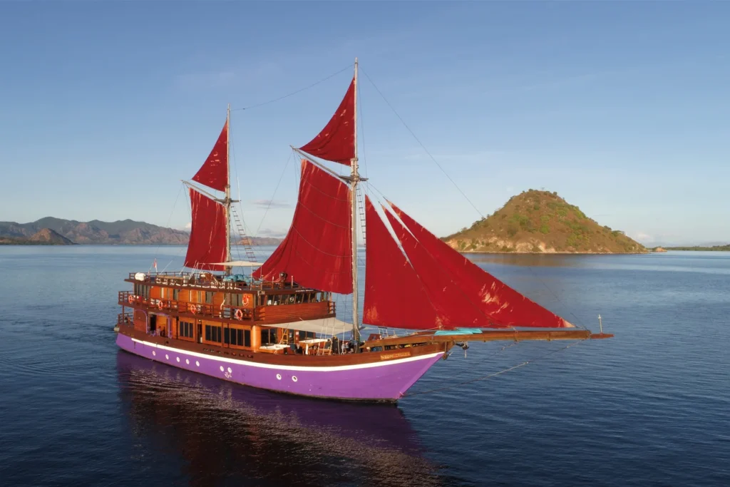 Neomi Cruise 47-metre ironwood phinisi liveaboard at anchor in Indonesia