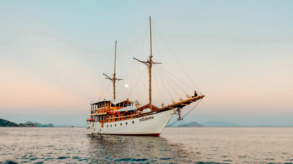 Adishree exterior 03 aboard Adishree phinisi