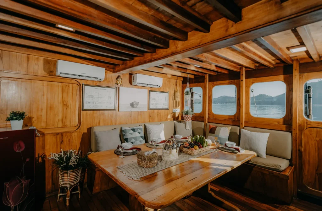 Adishree interior dining 01 aboard Adishree phinisi
