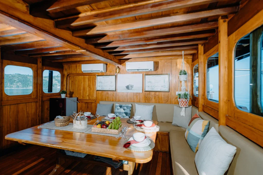 Adishree interior dining 02 aboard Adishree phinisi