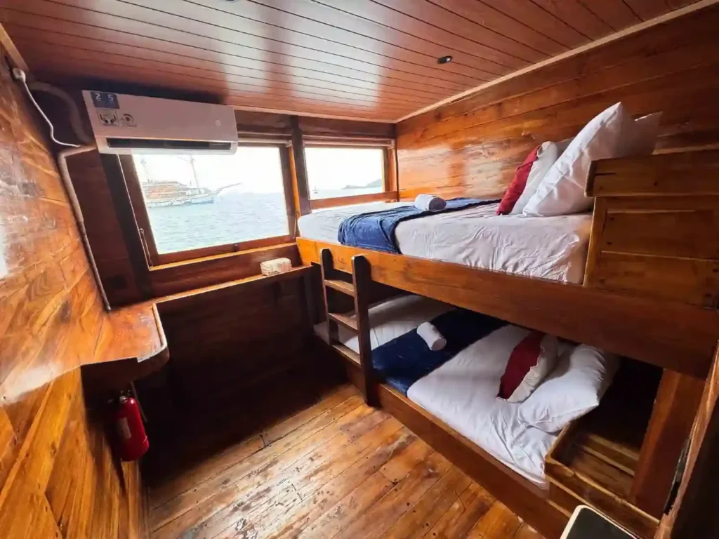 Superior bunk cabin on Aimar Cruise, the entry grade with ensuite bathroom