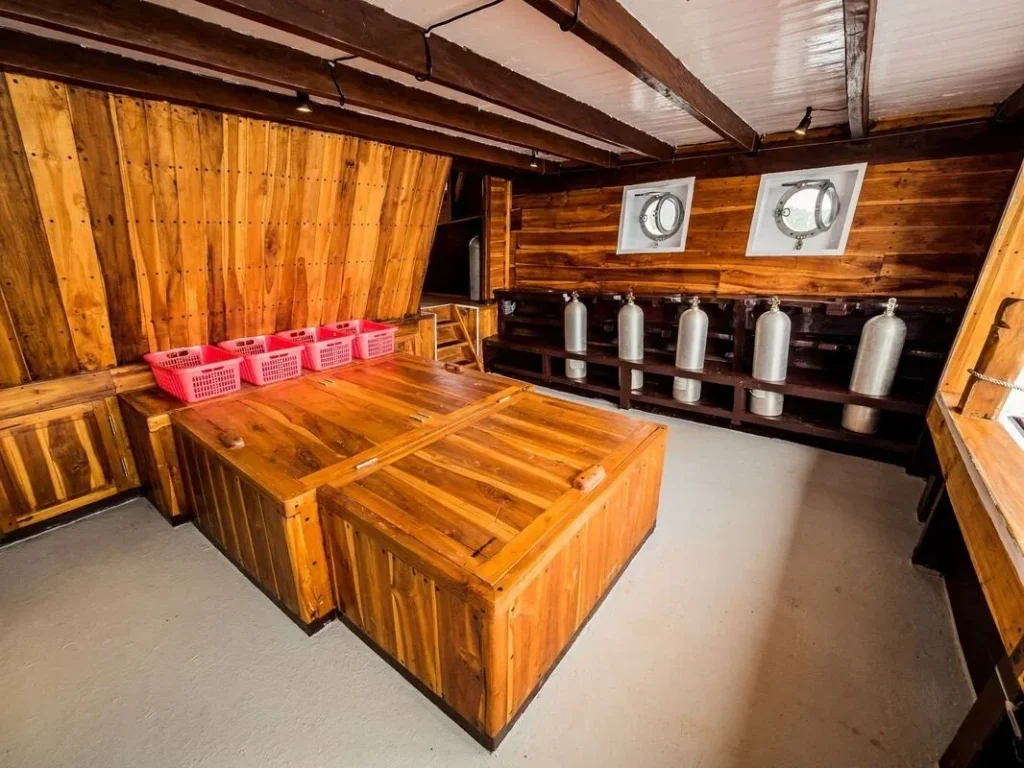 Scuba tank and equipment room aboard Akomo Isseki