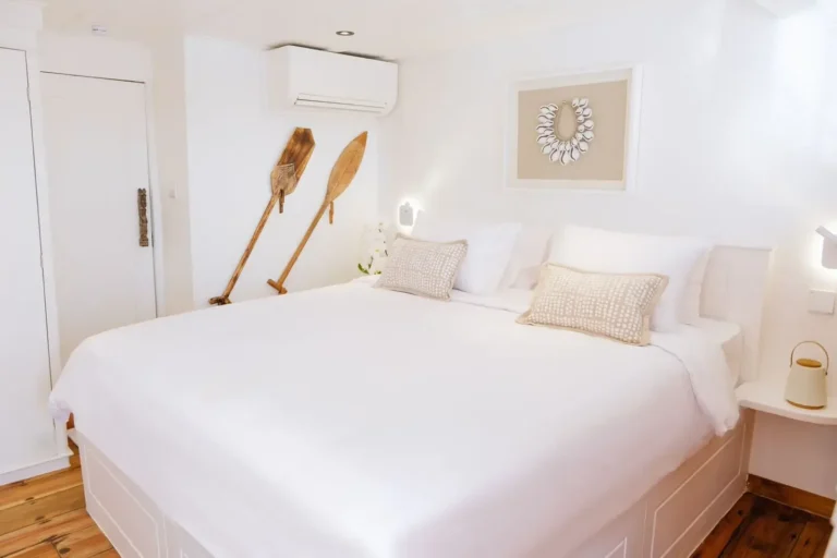 Interior of the Savu ocean-view cabin aboard Aliikai Voyage