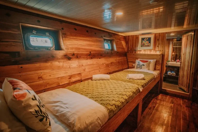 Lower deck cabin 4 with twin beds aboard Alore