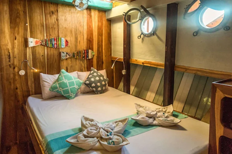 Double cabin aboard Amalia Komodo