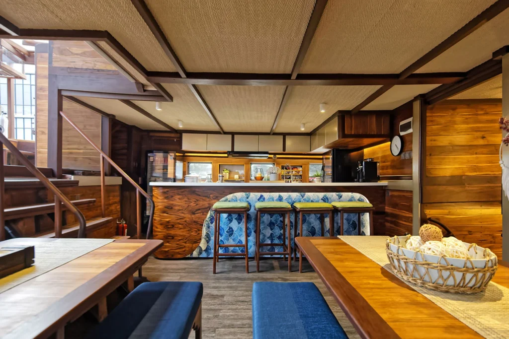 Dining space aboard the Amaya Explorer phinisi