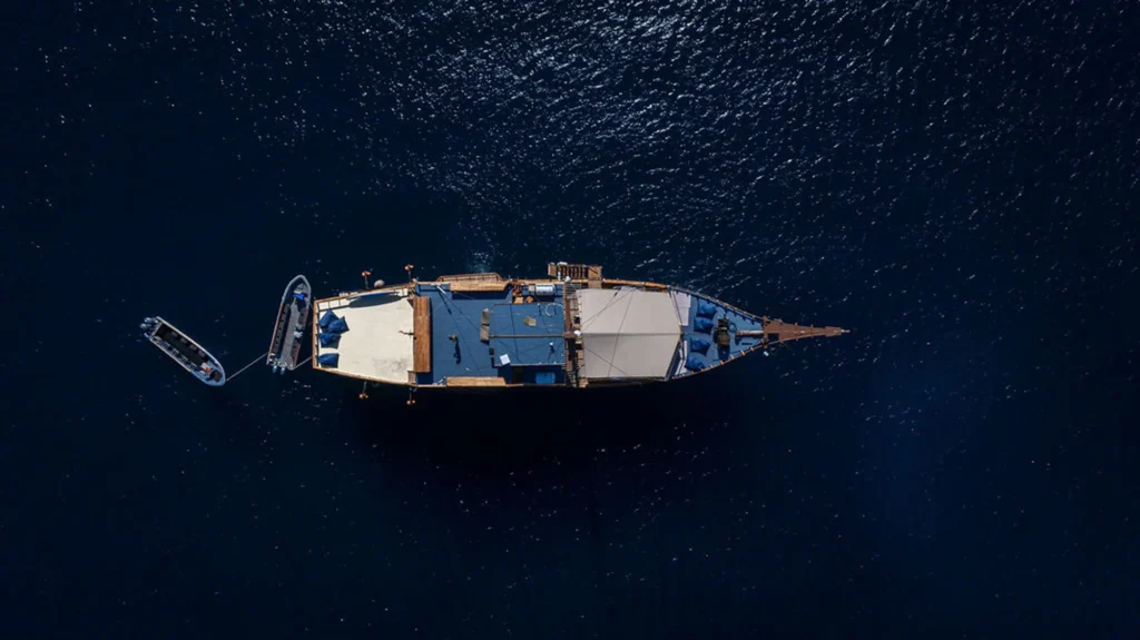 Aboard the Amaya Explorer phinisi