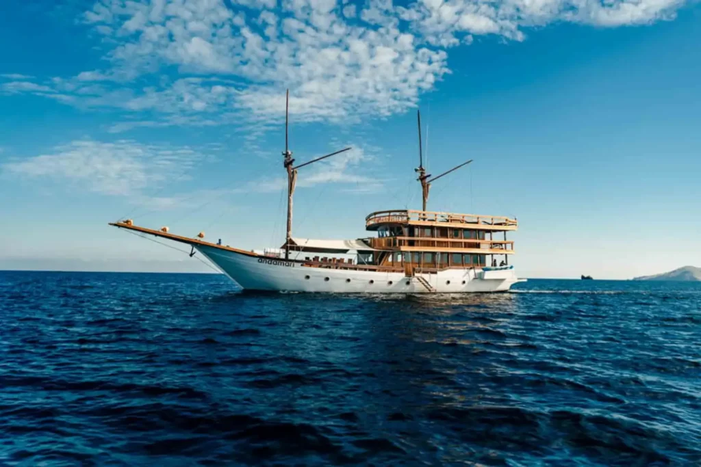 Andamari phinisi under way in Indonesian waters