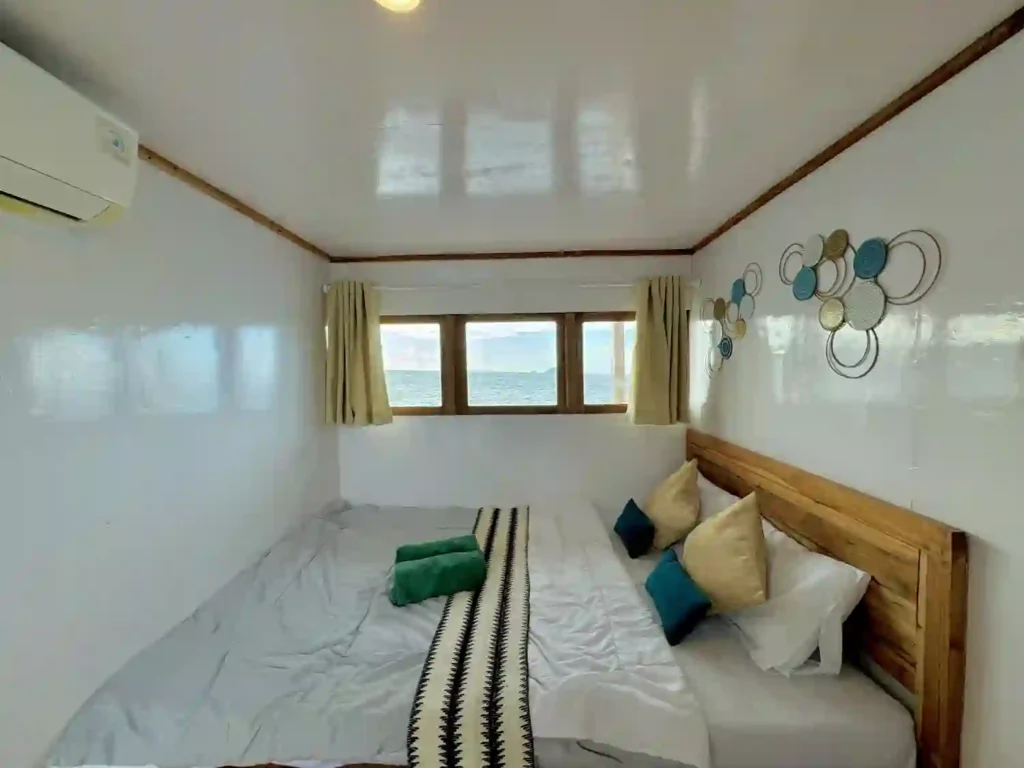 Private Cabin 1 aboard Arham Jaya 2 phinisi