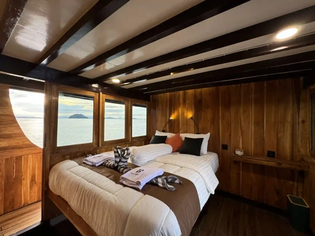 Deluxe Cabin aboard Bajo Sunset 2 phinisi