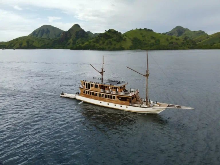 Bajo Sunset 2 phinisi exterior in Komodo National Park