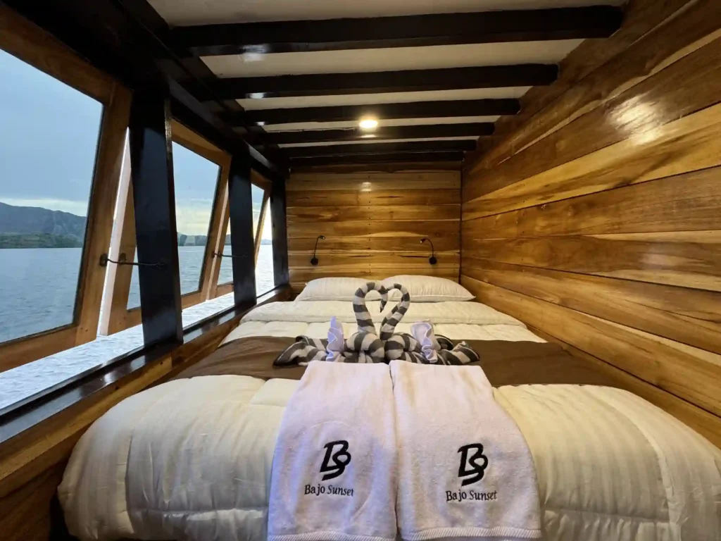 Signature Cabin aboard Bajo Sunset 2 phinisi
