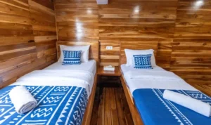 Cabin 5 interior aboard Baraka phinisi
