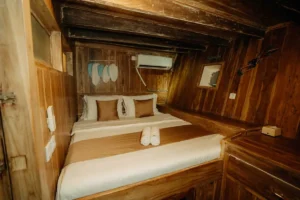 Lower-deck guest cabin aboard Cajoma IV phinisi