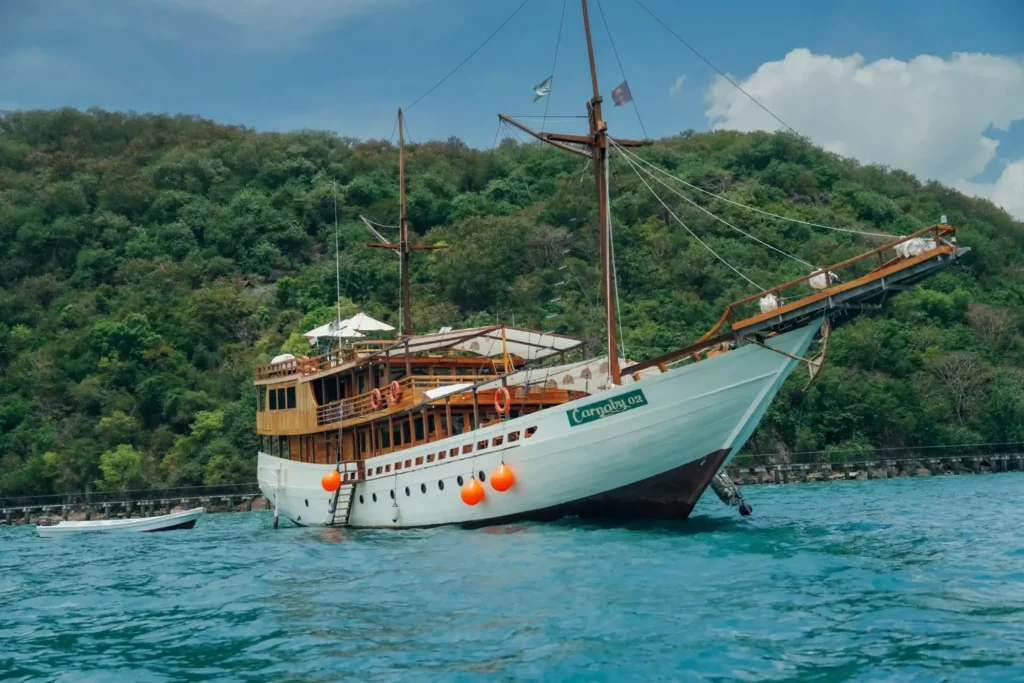 Bow of Carnaby 02 seen from the water in Komodo National Park