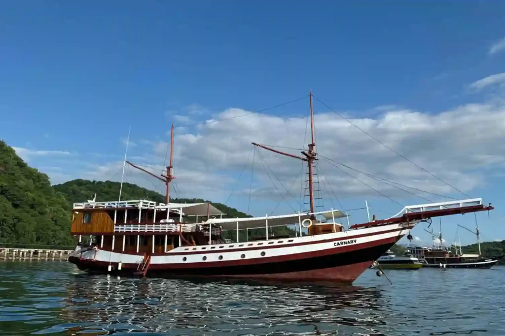 Carnaby phinisi exterior in Komodo National Park