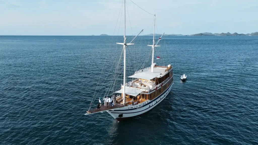 Side profile of Catnazse, a phinisi completed in 2026 at Bulukumba