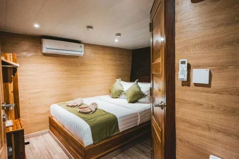 Classic Double cabin on the lower deck of Chakana