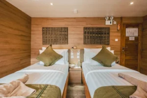 Premium Twin Suite bathroom and storage on Chakana