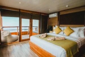 Cabin 1 Superior Suite on Chakana with private balcony