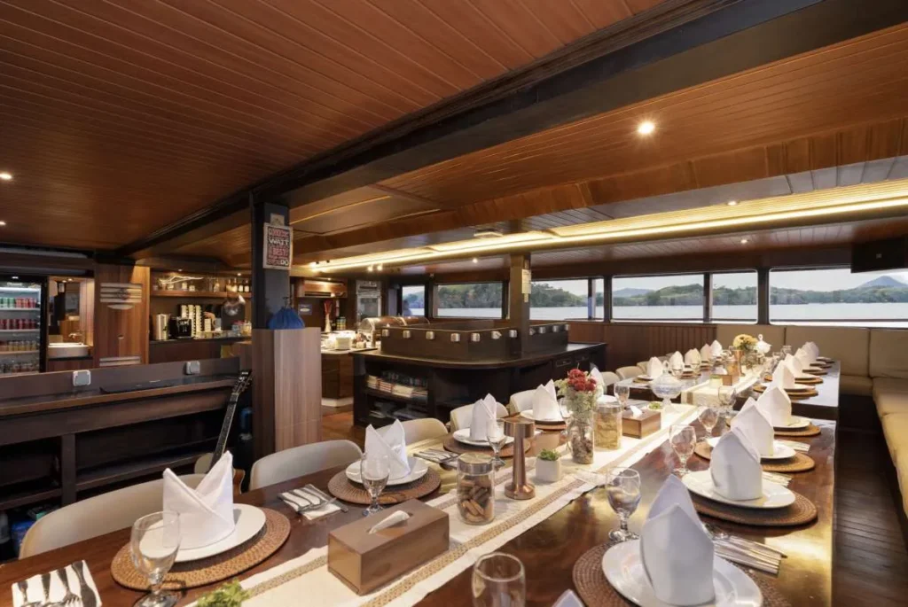 Indoor dining room aboard Cheng Ho