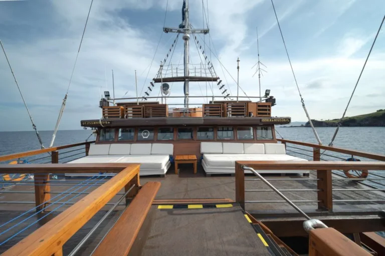 Open dive deck aboard Cheng Ho