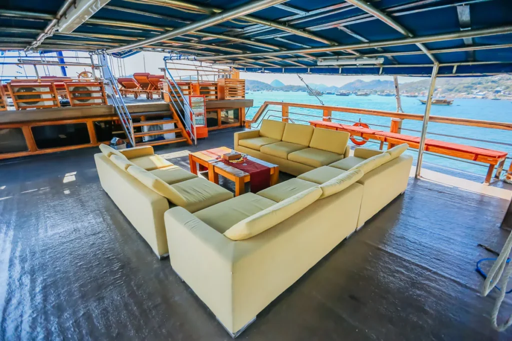 Second view of the open-air lounge aboard Cheng Ho