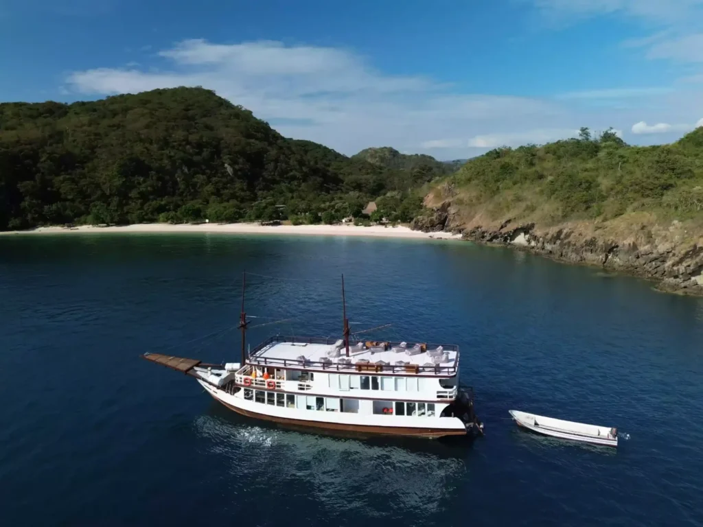 Sun deck on Chrisbow Azure used for sunbathing between island stops