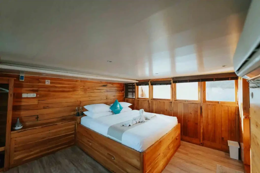 Lounge area on Cordelia with Bluetooth sound system