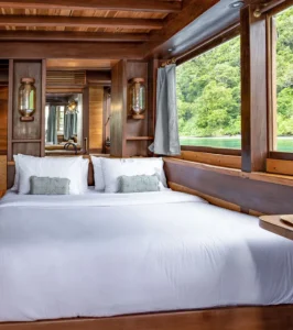 Second ocean view master cabin aboard Dewata