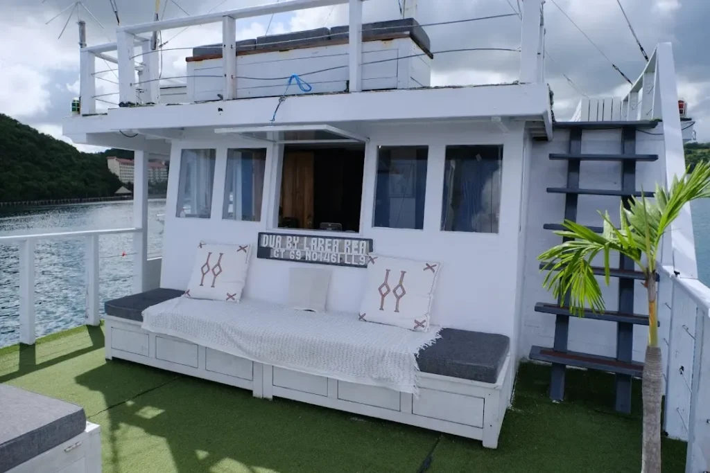 Outdoor chill area aboard Dua Liveaboard