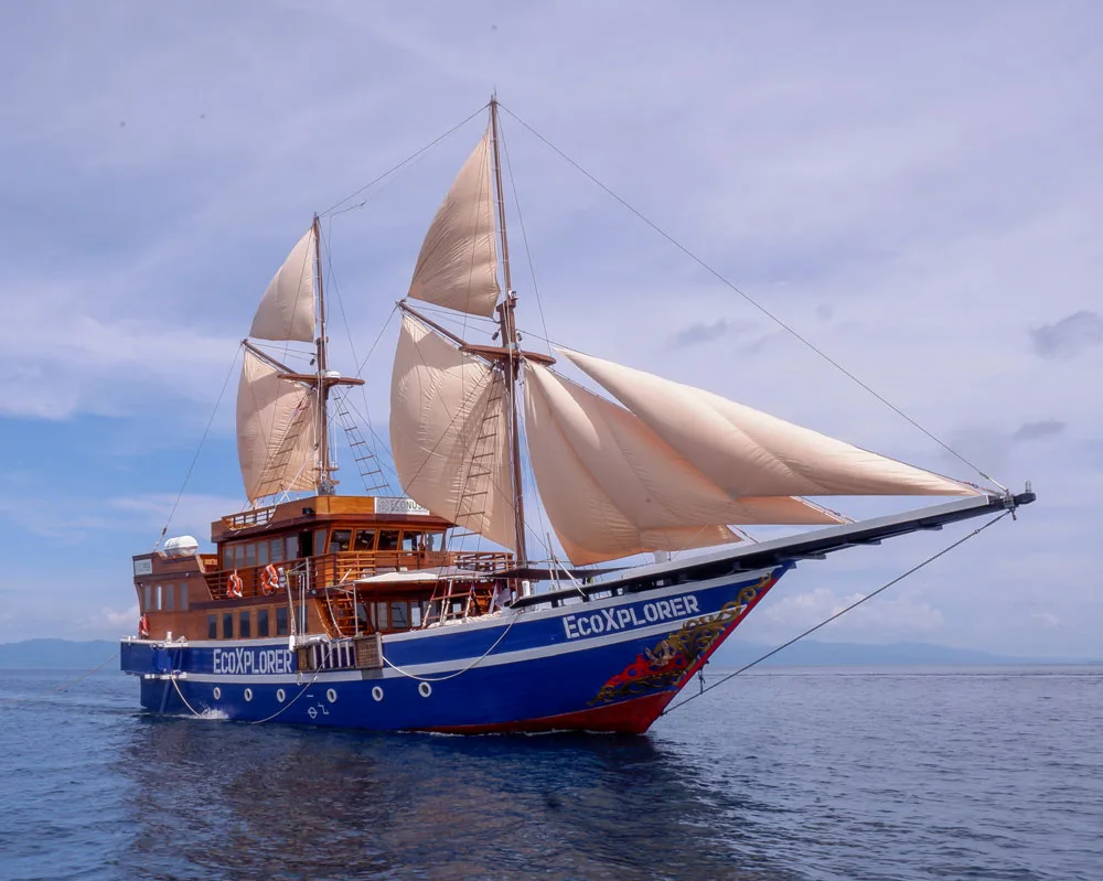 EcoXplorer phinisi liveaboard front view