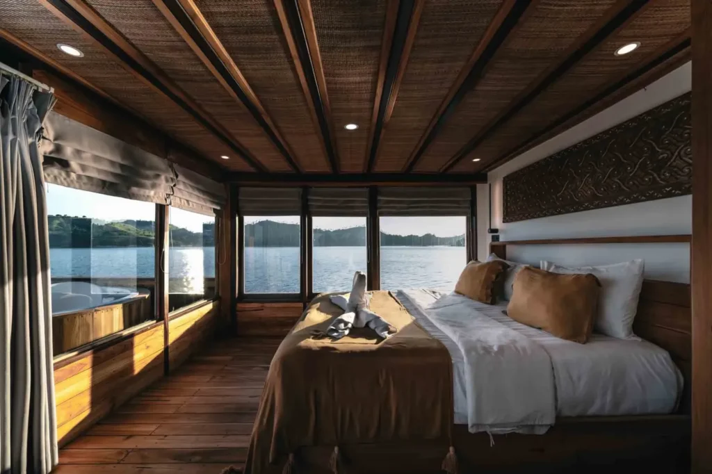 Private balcony and jacuzzi of the Misool suite on Elbark Cruise
