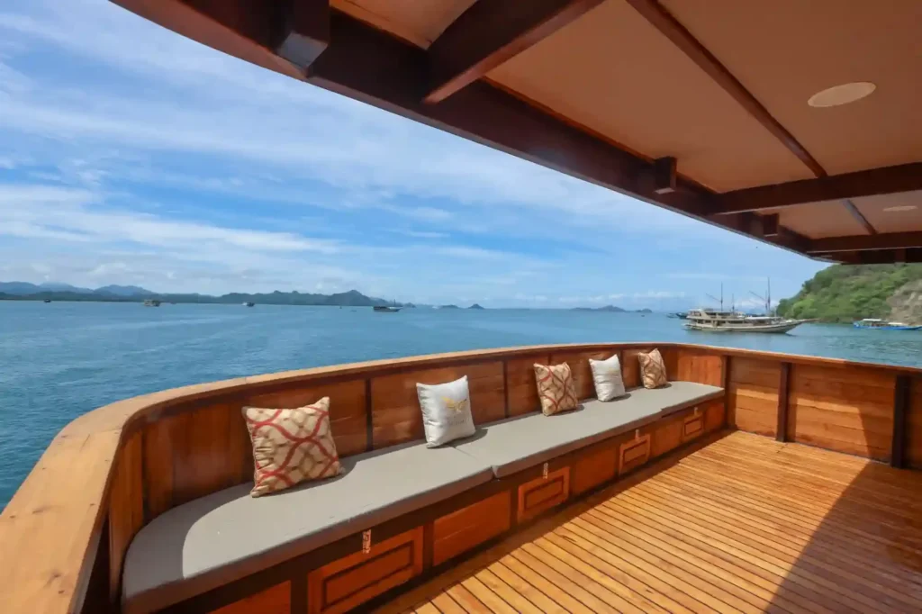 Chill area on Elrora with cushioned seating and a Bluetooth speaker