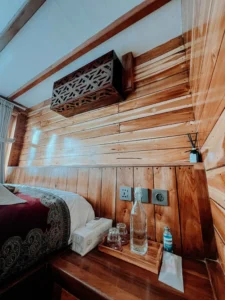 Entry view of the Nakula and Sadewa double cabin aboard Gandiva Phinisi