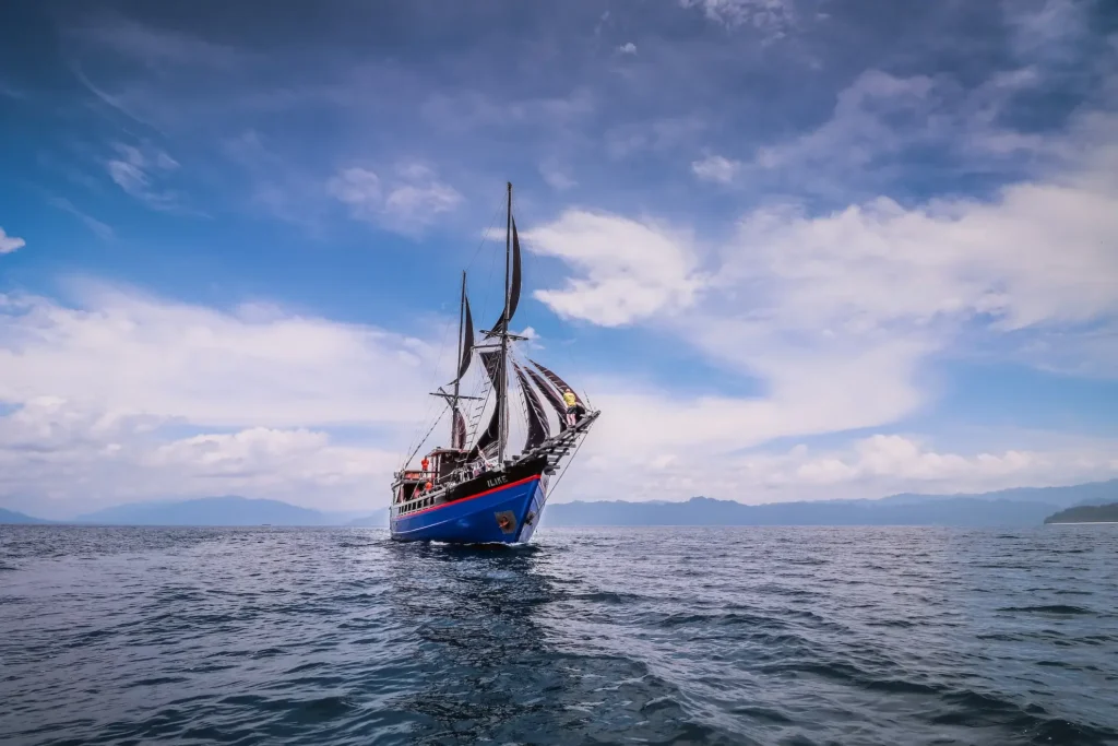 Bow view of Iliké liveaboard at sea