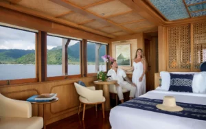 Private seating area in the Bugis Upper Deck Suite aboard Jeeva Samudera