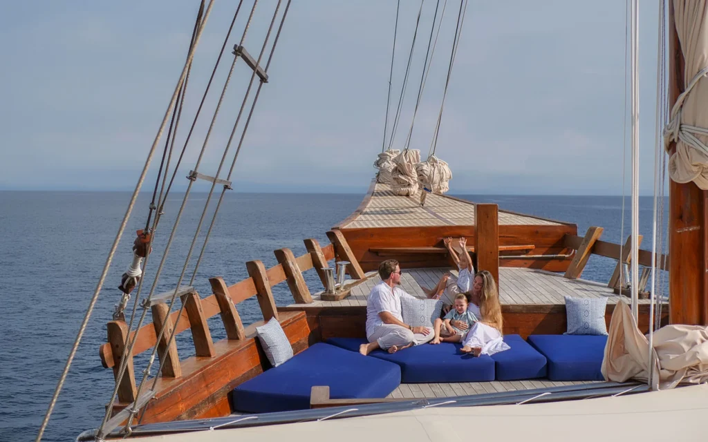 Upper deck lounge aboard Jeeva Samudera