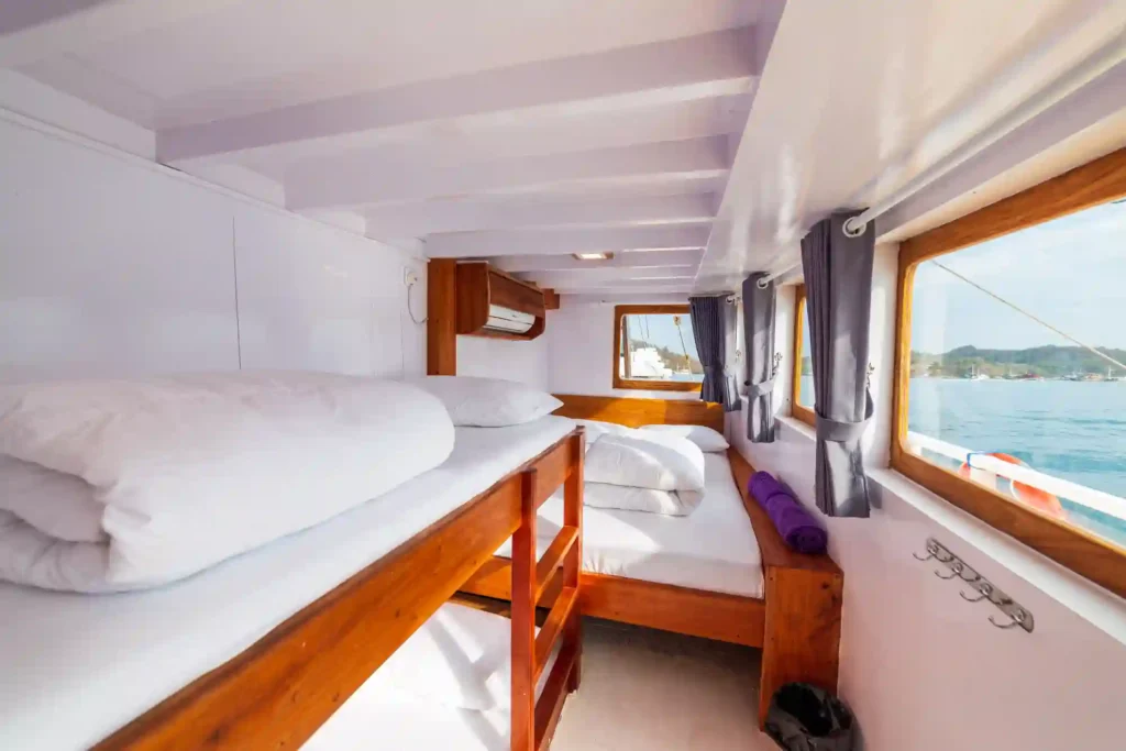 Family and Share Cabin aboard Jessie phinisi