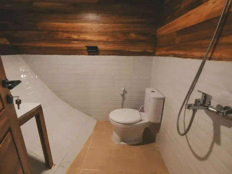 Interior of the Aruna cabin on Kanthaka
