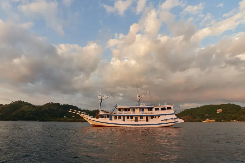 Exterior view of La Nissa phinisi in Komodo National Park
