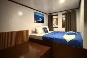 Lower-deck private cabin aboard La Nissa phinisi