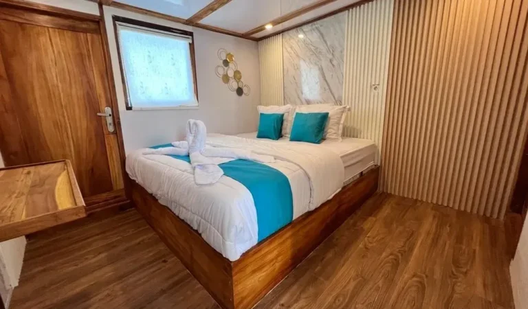 Junior Suite bedroom aboard Lady Grace