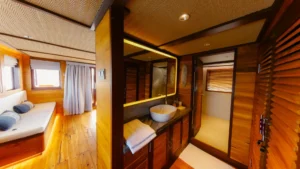 Ensuite bathroom of the Borobudur master cabin aboard Lamain Voyage 2