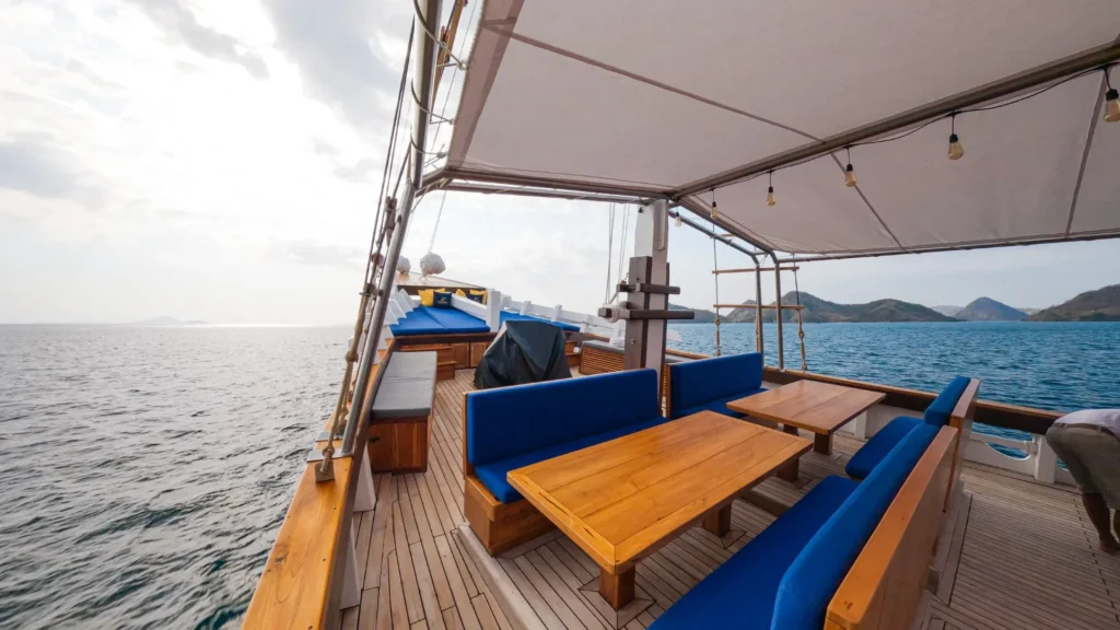 Outdoor dining deck aboard Lamain Voyage 2
