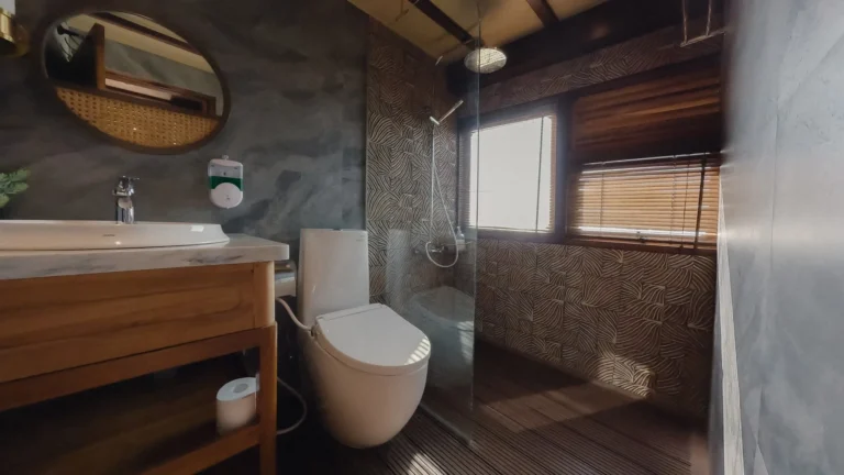 Ensuite bathroom of the Eiffel cabin aboard Lamain Voyage 2