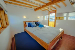 Third view of a Master Ocean cabin aboard Lamborajo I