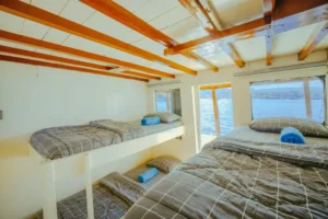 Third view of a shared bunk cabin aboard Lamborajo I