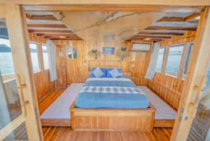 Wide view of the Family Ocean View cabin layout on Lamborajo 2
